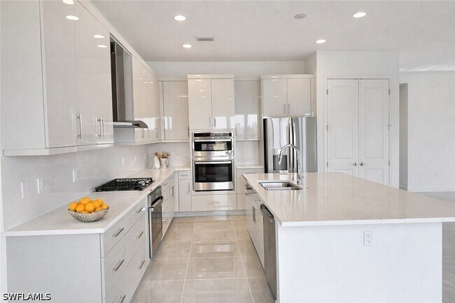 Photo - 12770 Woodbury Dr