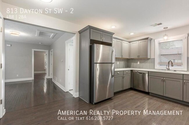 Photo - 813 Dayton St SW Unit 2