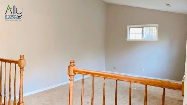 Photo - 2935 Lamkin Way