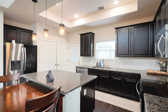 Photo - 16104 Travesia Way