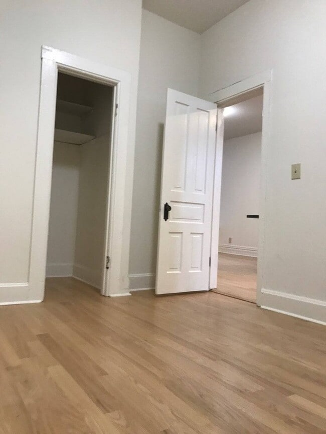 Photo - 900-902 W.19th Street Unidad 902 1 floor