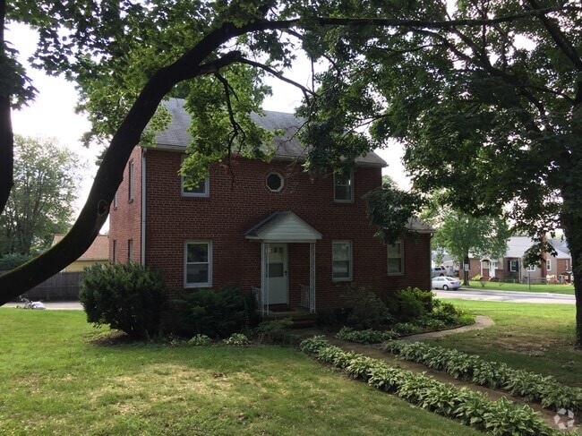 Building Photo - 7 Hollins Ferry Rd S Rental