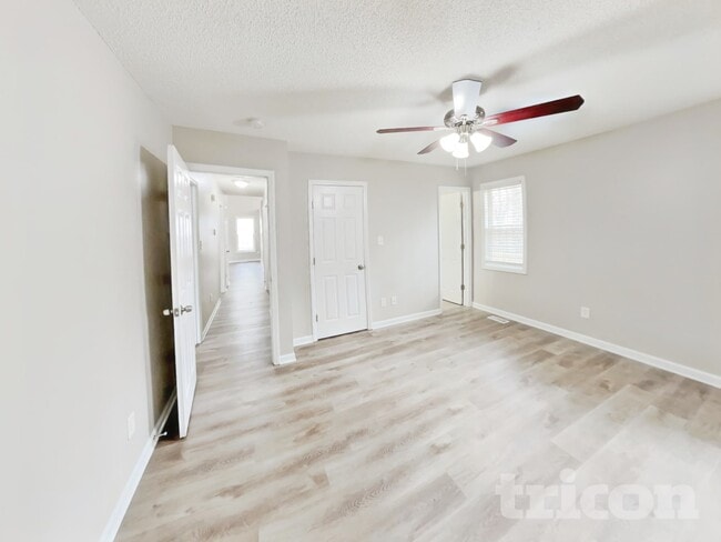 1027 Laurel Leaf Rd