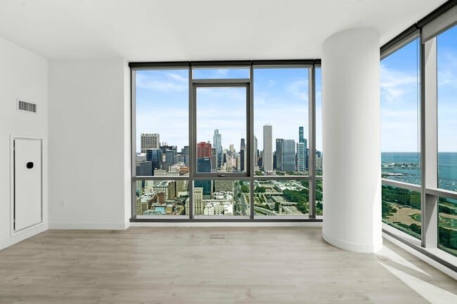 Photo - 811 S Michigan Ave