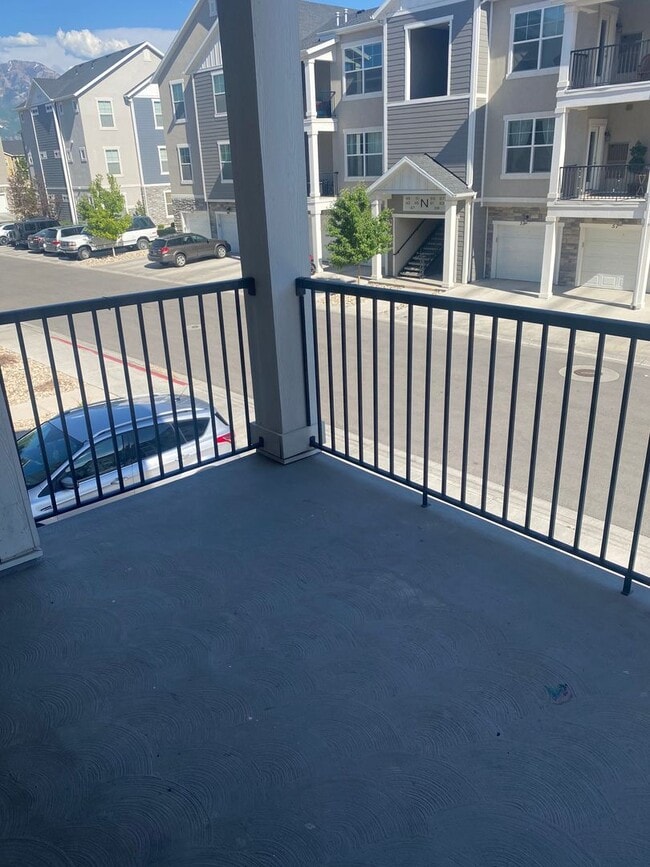 Beautiful 3 bed 2 bath townhome in Vineyard - Beautiful 3 bed 2 bath townhome in Vineyard