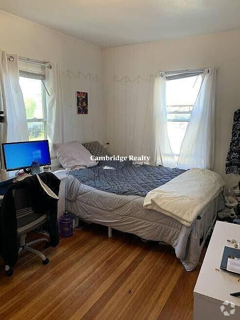 Building Photo - 86 Fellsway W Unit 3 Rental