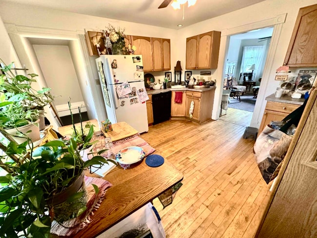 Photo - 229 W Van Buren St Unidad 2