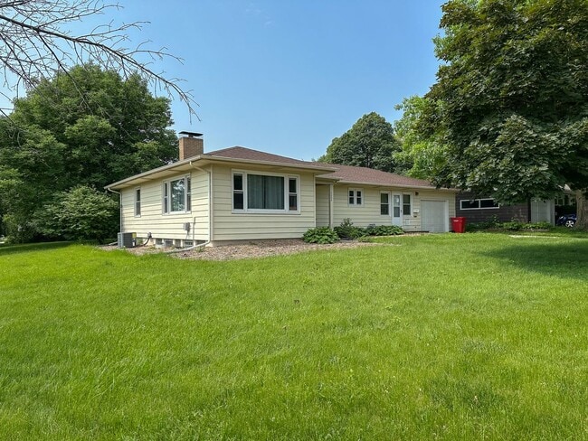 Photo - 2004 McCarthy Rd