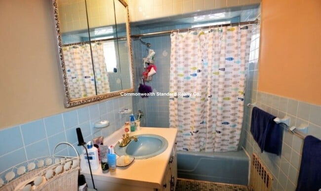 Building Photo - 10 Strathmore Rd Unit 1