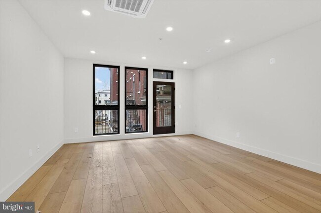 Photo - 2007 Cambridge St Unit 6