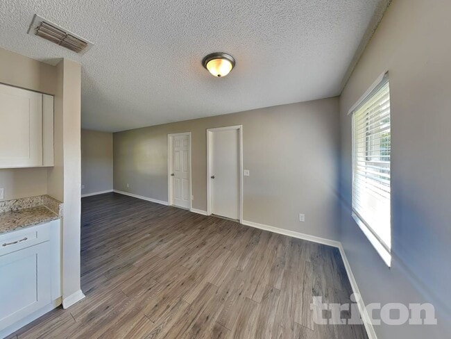 Photo - 3181 Clewiston St