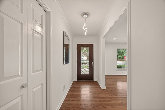 Photo - 5666 Overbrook Ln