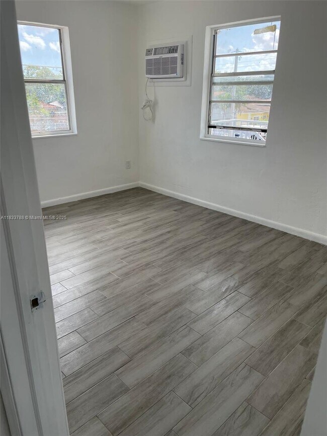 Photo - 1261 NW 59th St Unidad 09