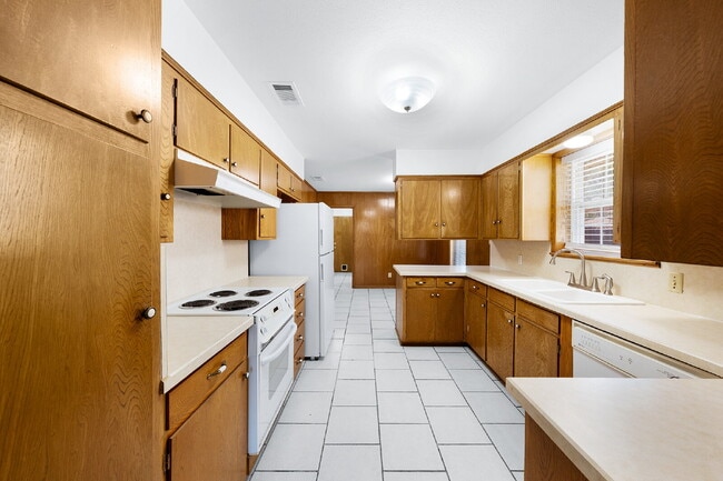 Photo - 924 Imperial Dr