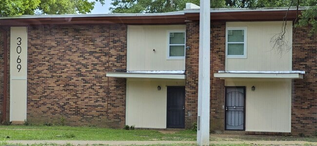 Building Photo - Sharpe 4unit condo Unit 4