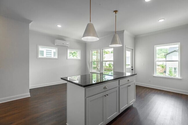 Photo - 5562 Stream Ln