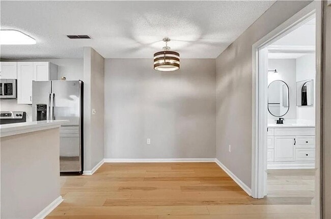 Photo - 214 Granville Ct