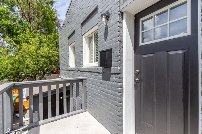 Photo - 3315 E 38th Ave