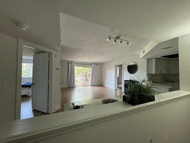 Building Photo - 4155 N Haverhill Rd Unit 1405 Rental