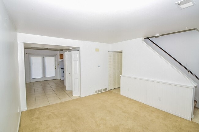 Photo - 2225 Yorktowne Dr