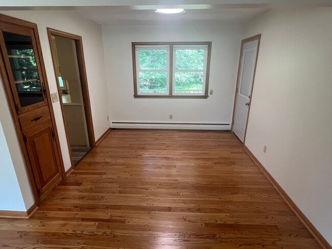 Photo - 1643 Stanbridge Ave House