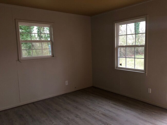 Photo - 411-413 Nixon Ave SW Unit 411 Apartment B