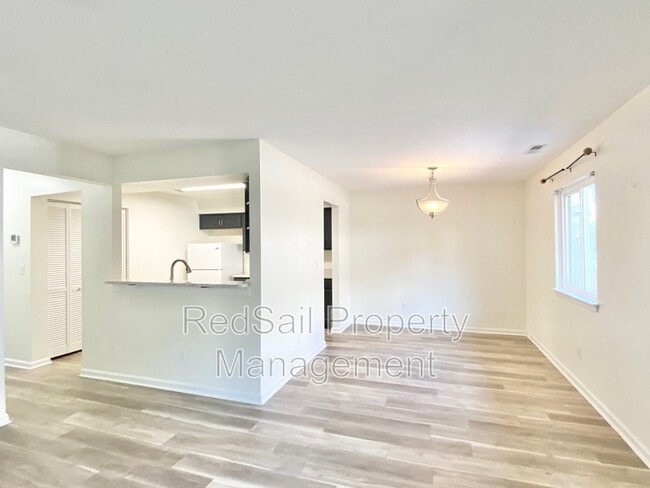 Photo - 839 Little Bay Ave