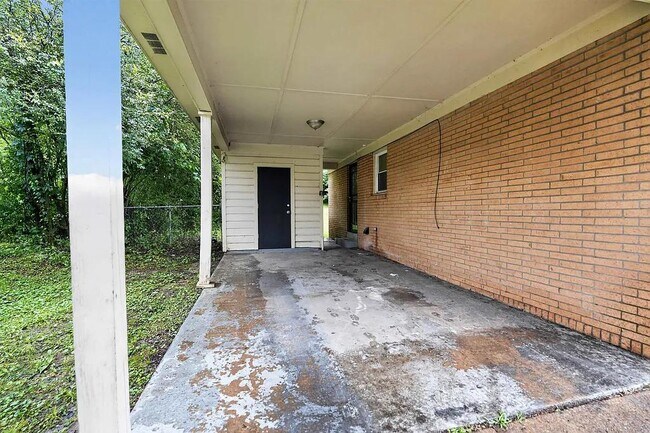 2970 Manndale Dr