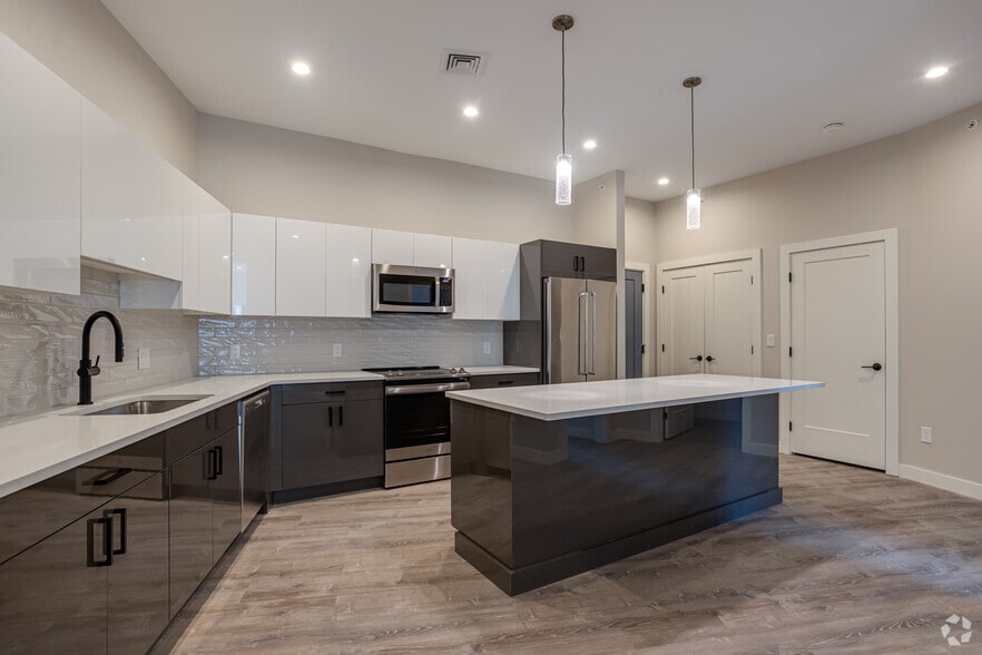 2 Bed 2 Bath