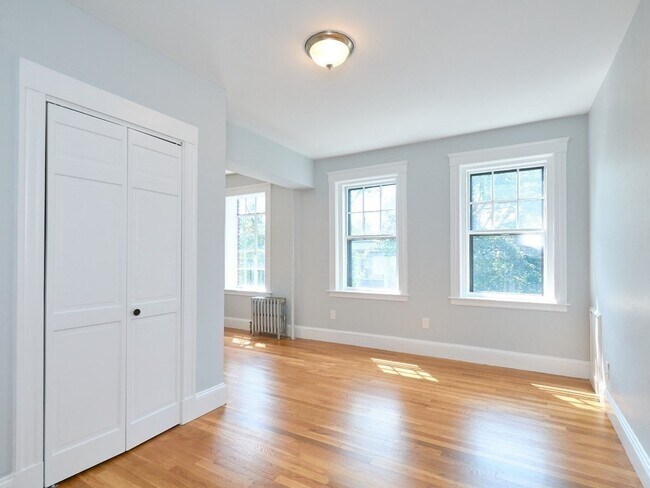 Photo - 42 Linnaean St Unit 6