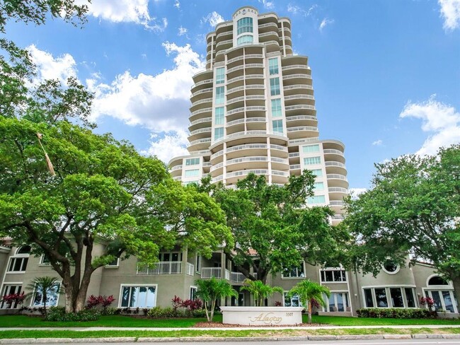 Building Photo - 3507 Bayshore Blvd Unit 302 Rental