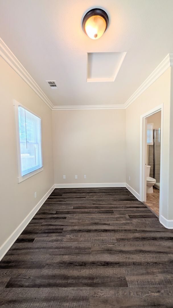 Photo - GREAT DOWNTOWN LOCATION!! GATED PARKING!