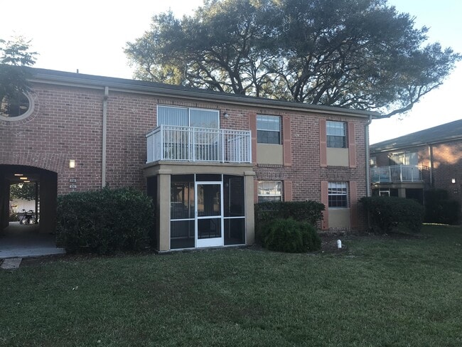 Photo - 492 Banyon Tree Cir