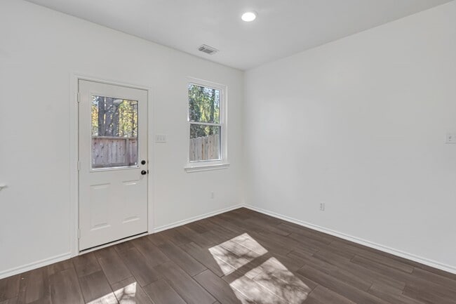 Photo - 209 Summerhaze Cir