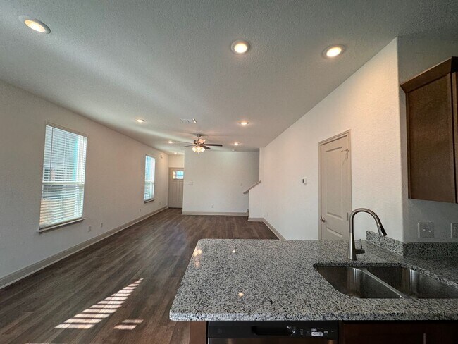 Photo - Magnolia Village