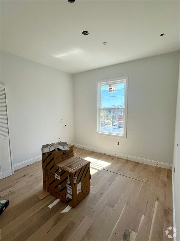 Building Photo - 36 Regent St Unit 1 Rental