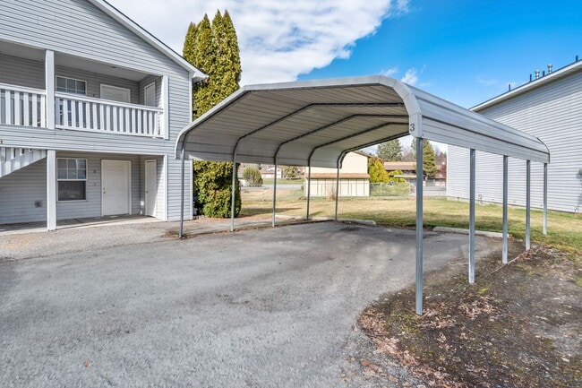 Photo - South Valley Four-Plex Unit #3 for Rent Unit 3