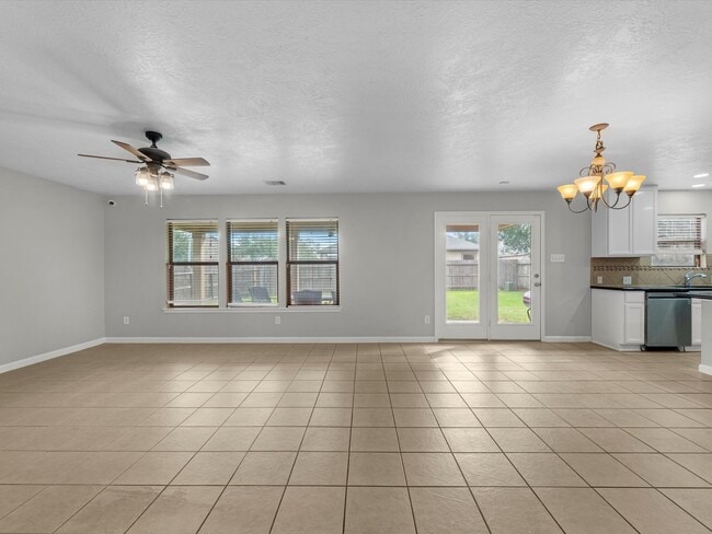 Building Photo - 6730 Crescent Creek Ln