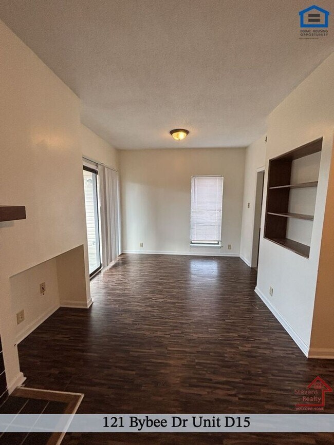 Photo - 121 Bybee Dr