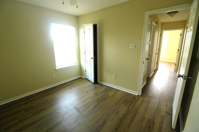 3901 Crosscut Loop