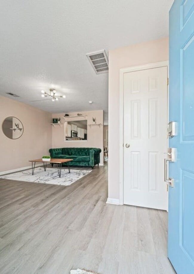 Photo - 2BR/2.5 Bath Townhome Minutes to Camp Lejuene