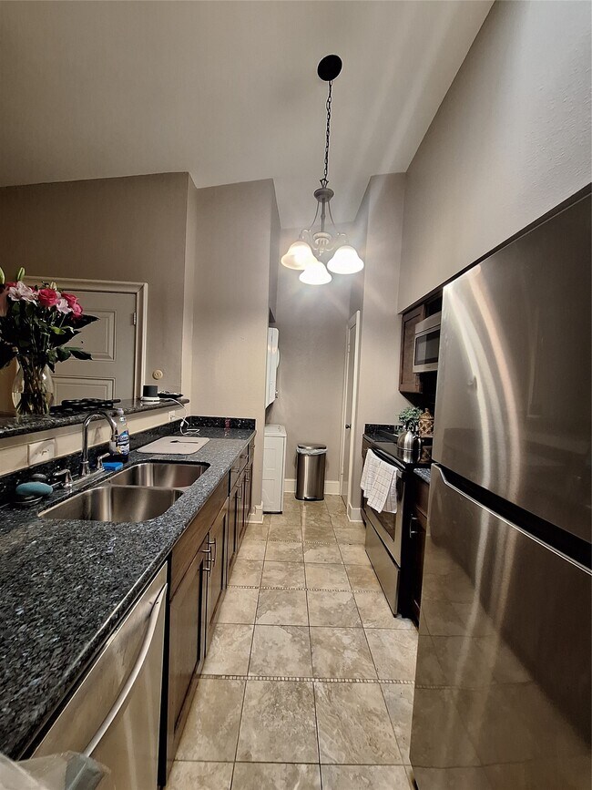 Photo - 2425 Augusta Dr Unit 4