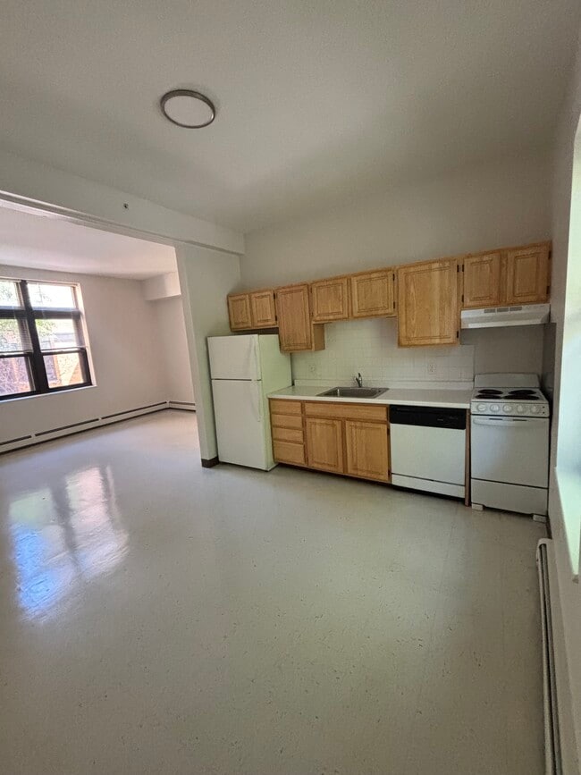 Photo - New Castle Court