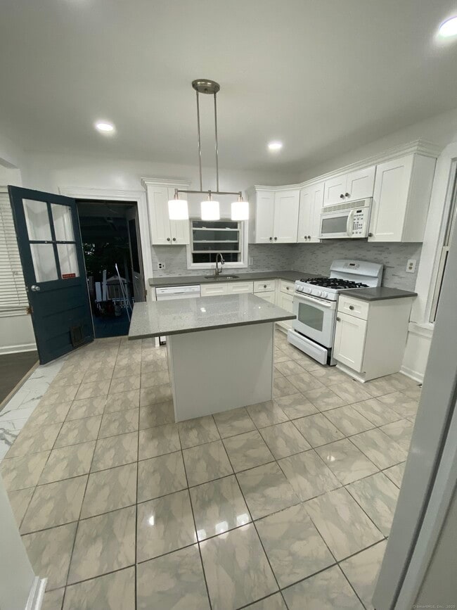 Photo - 157 N Oak Ave