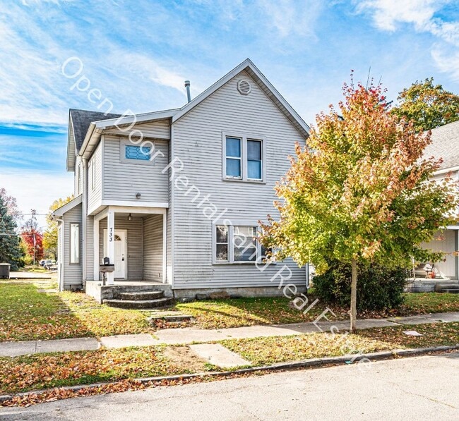 Building Photo - 733 3rd St Unit 731 3rd St