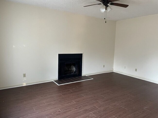 Photo - 8 Wooddale Dr Unidad A