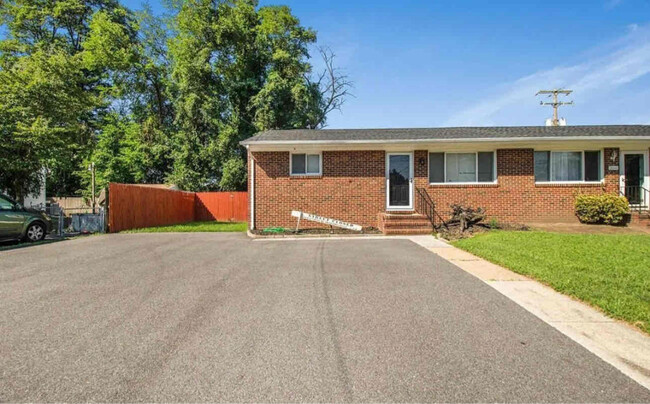 Photo - 202 Cedar Dr House