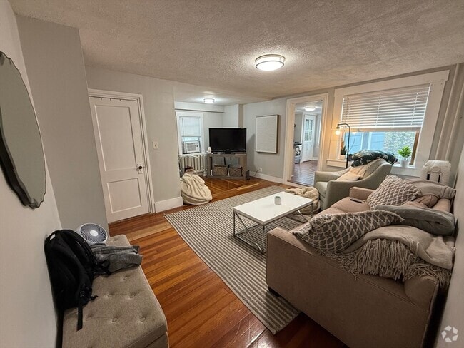 Building Photo - 350 Dorchester St Unit - Rental