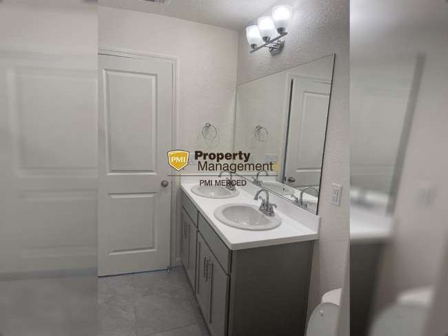 Photo - "Charming 3-Bed Haven with Granite Elegance in Merced!"