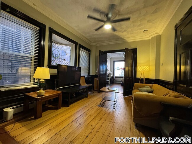 Building Photo - 3 Highland St Rental
